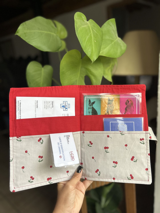 Pochette à carnet de santé Cerise